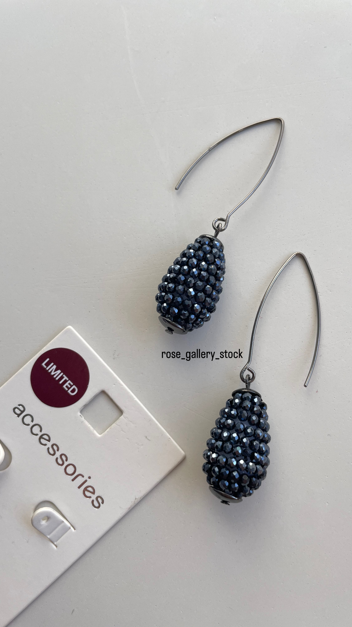گوشواره آویز زنانه مدل مخروطی نگین‌دار مشکی (Limited Accessories)