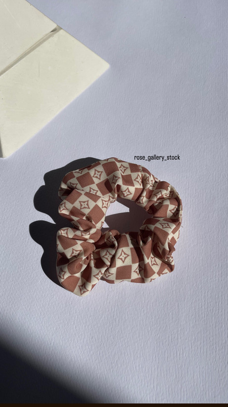 اسکرانچی چهارخانه طرحدار